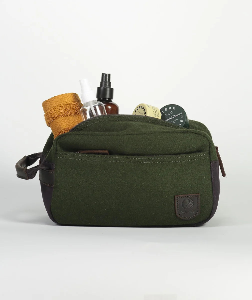 Island Bay Wash Bag